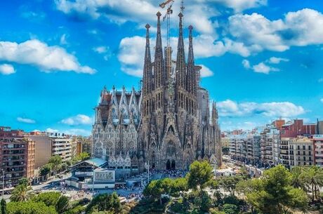 İZMIR'DEN BARCELONA TURU SunExpress Havayolları ile 4 gece YILBAŞI