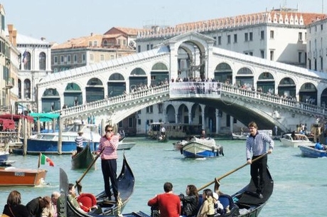 İzmir Çıkışlı Venedik Roma Napoli Floransa Gidiş Dönüş Milano (Motto İtalya) 