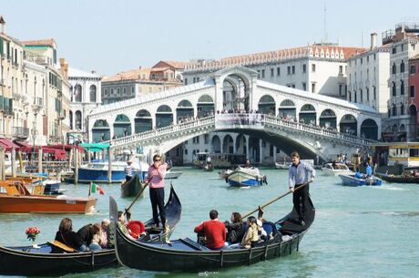 Baştan Başa İtalya Turu Extra Turlar ve Çevre Gezileri Dahil Thy İle  (Roma-Milano)