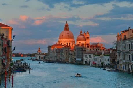 Baştan Başa İtalya Turu Extra Turlar ve Çevre Gezileri Dahil Thy İle  (Roma-Milano)